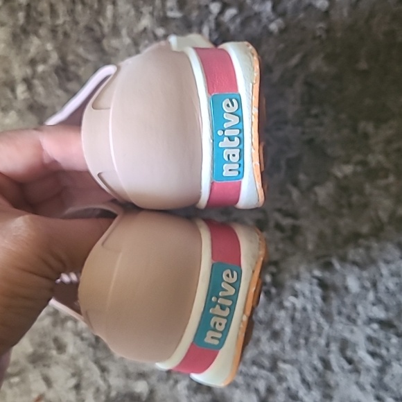 Native Robbie - Picture 4 of 5